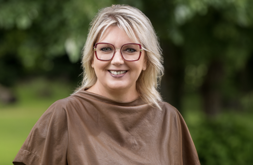 Mevrouw Yvonne Salvino-Meijer, Voorzitter